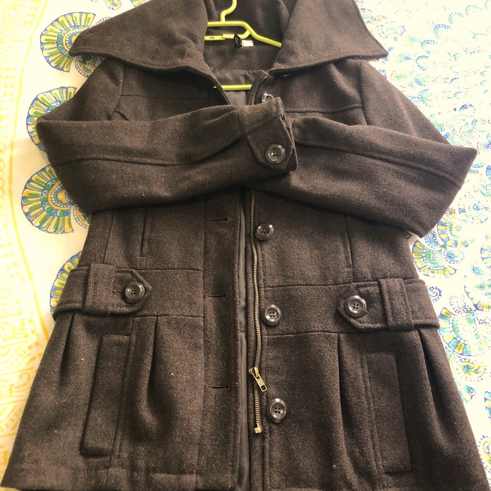 H&M  women , winter jacket, size small , very beautiful , brown